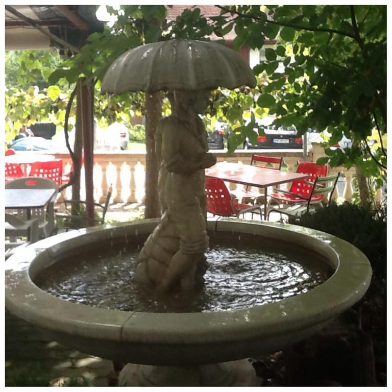 Guest House Pizzeria Pazza Da Gianni Stein Am Rhein Exterior photo